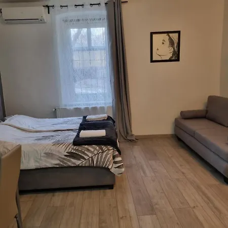Apartment Apartments Top Center *