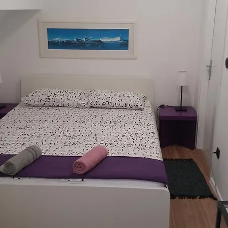Apartment Apartments Top Center