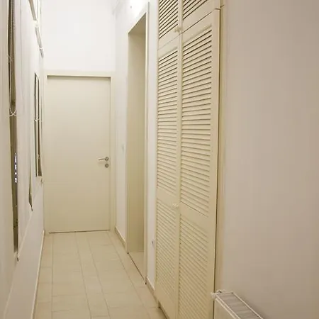 Apartment Apartments Top Center