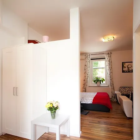 Apartment Apartments Top Center