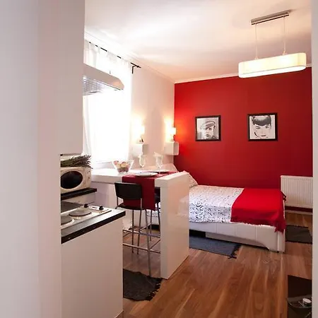Apartments Top Center *