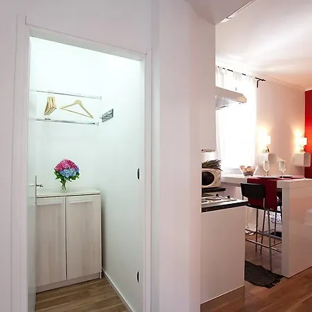 Apartment Apartments Top Center *